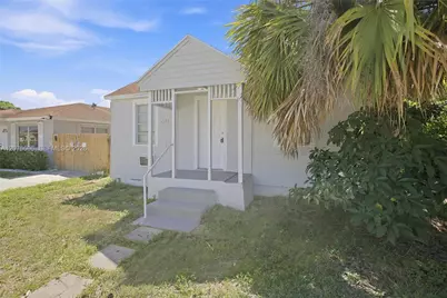 611 N Broadway, Lantana, FL 33462 - Photo 2