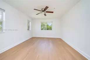 11145 SW 6th St, Pembroke Pines, FL 33025 - Photo 18