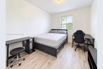 8945 NW 98th Ave, Doral, FL 33178 - Photo 6