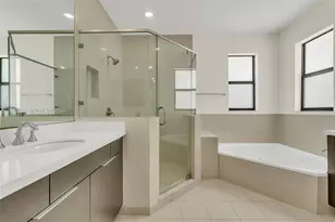 10204 NW 86th St, Doral, FL 33178 - Photo 40