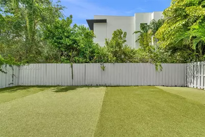 10204 NW 86th St, Doral, FL 33178 - Photo 28