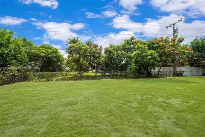 360 NW 179th Ter, Miami Gardens, FL 33169 - Photo 32