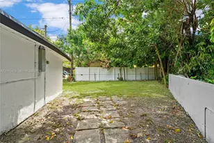 360 NW 179th Terrace, Miami Gardens, FL 33169 - Photo 10