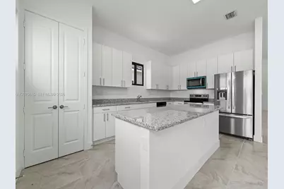 18911 SW 317th Ter, Homestead, FL 33030 - Photo 14
