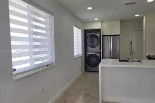 9226 SW 37th St, Miami, FL 33165 - Photo 10