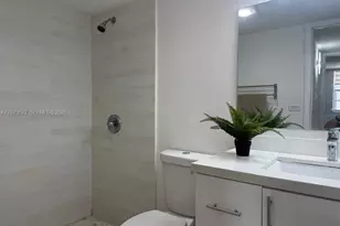 4550 NW 9th St, Miami, FL 33126 - Photo 10