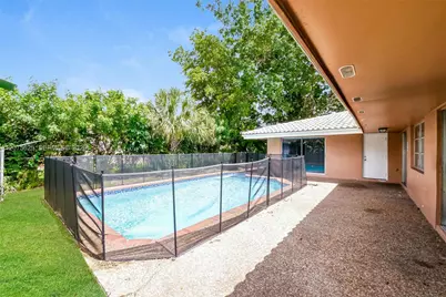 7518 NW 42nd Dr, Coral Springs, FL 33065 - Photo 18
