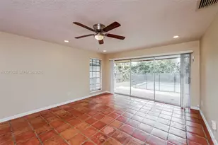 7518 NW 42nd Dr, Coral Springs, FL 33065 - Photo 2