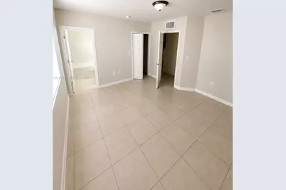 612 SW 11th St, Florida City, FL 33034 - Photo 4