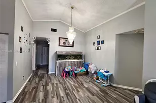 840 W Palm Run Dr, North Lauderdale, FL 33068 - Photo 4