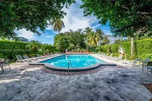 255 W 24th St, Miami Beach, FL 33140 - Photo 18