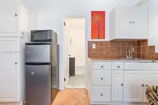 255 W 24th St, Miami Beach, FL 33140 - Photo 14