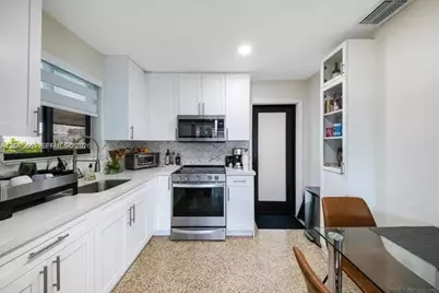 30 NW 56th Ct, Miami, FL 33126 - Photo 16