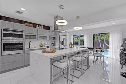 7031 SW 12th St, Pembroke Pines, FL 33023 - Photo 2