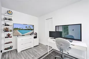 2716 NE 8th St, Hallandale Beach, FL 33009 - Photo 36