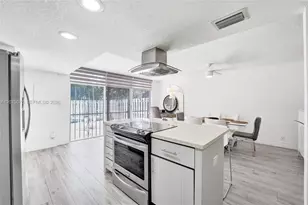 2716 NE 8th St, Hallandale Beach, FL 33009 - Photo 18