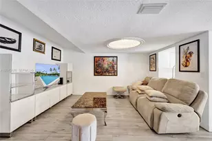 2716 NE 8th St, Hallandale Beach, FL 33009 - Photo 6