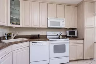 8566 Casa Del Lago, Boca Raton, FL 33433 - Photo 10