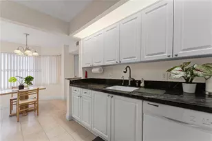 850 SW 138th Ave, Pembroke Pines, FL 33027 - Photo 10