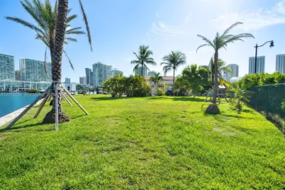 333 Atlantic Ave, Sunny Isles Beach, FL 33160 - Photo 24