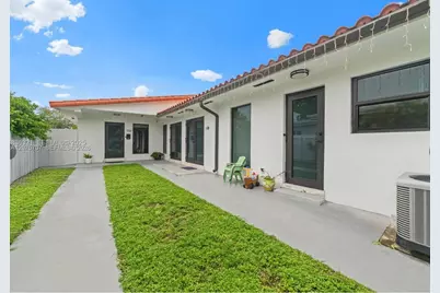 1136 NW 34th Ave #Main, Miami, FL 33125 - Photo 2