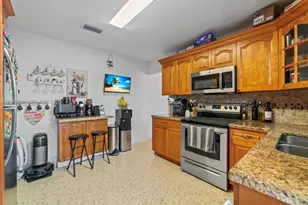 1136 NW 34th Ave, Miami, FL 33125 - Photo 10