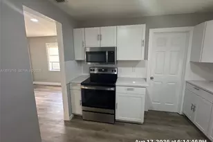 9401 NW 20th St, Pembroke Pines, FL 33024 - Photo 6