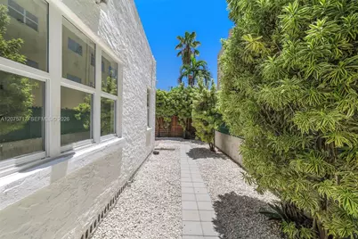 340 NE 125th St, North Miami, FL 33161 - Photo 46