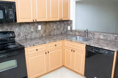 7860 Camino Real #L-406, Miami, FL 33143 - Photo 4