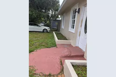 4570 SW 39th St, West Park, FL 33023 - Photo 2