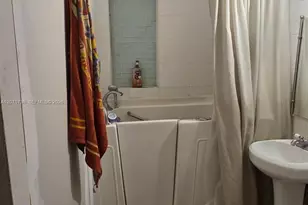 4570 SW 39th St, West Park, FL 33023 - Photo 12