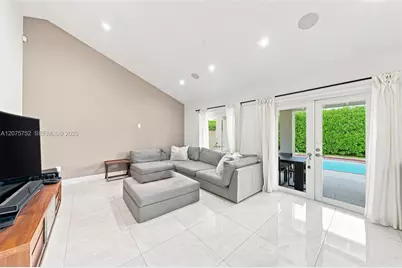 8250 SW 86th Ct, Miami, FL 33143 - Photo 16