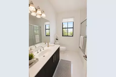 6989 NW 104th Ct, Doral, FL 33178 - Photo 32