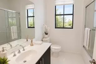 6989 NW 104th Ct, Doral, FL 33178 - Photo 32