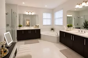 6989 NW 104th Ct, Doral, FL 33178 - Photo 24