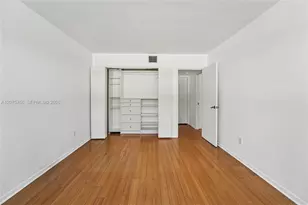 1420 Brickell Bay Dr, Miami, FL 33131 - Photo 14