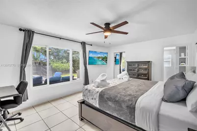907 NE 5th St, Hallandale Beach, FL 33009 - Photo 12