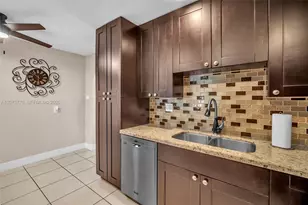 907 NE 5th St, Hallandale Beach, FL 33009 - Photo 20