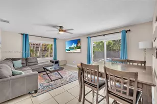 907 NE 5th St, Hallandale Beach, FL 33009 - Photo 14