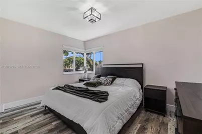 2801 NW 6th St, Miami, FL 33125 - Photo 24