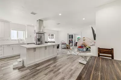 2801 NW 6th St, Miami, FL 33125 - Photo 12
