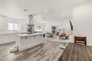 2801 NW 6th St, Miami, FL 33125 - Photo 12