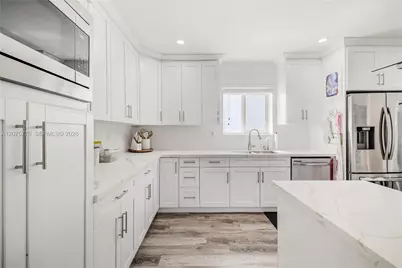 2801 NW 6th St, Miami, FL 33125 - Photo 14