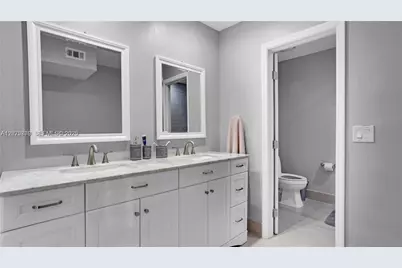 7025 W 3rd Ct, Hialeah, FL 33014 - Photo 14