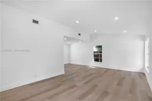 7389 NW 48th Pl, Lauderhill, FL 33319 - Photo 4