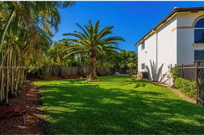 12071 SW 1st St, Miami, FL 33184 - Photo 4