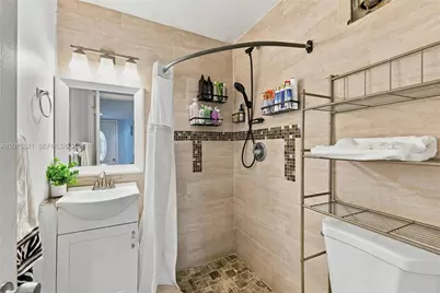 958 Mockingbird Ln #513, Plantation, FL 33324 - Photo 16