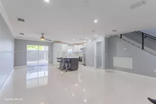 9425 NW 114th Ln, Hialeah Gardens, FL 33018 - Photo 10
