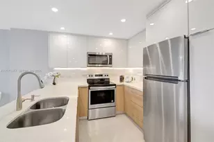 100 Bayview Dr, Sunny Isles Beach, FL 33160 - Photo 8
