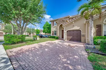 15335 SW 9th Way #15335, Miami, FL 33194 - Photo 2